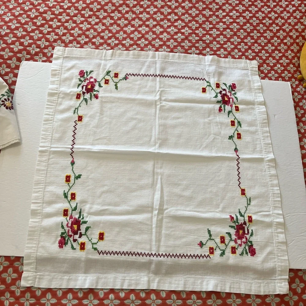 Vintage Embroidered Floral Towels Lot